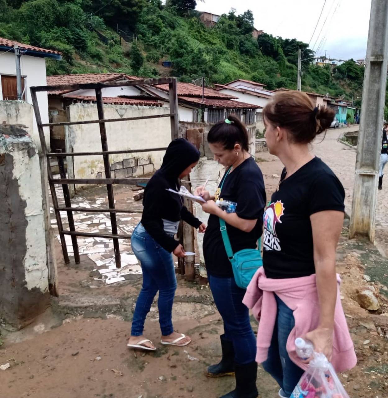 A equipe da Secretaria de Desenvolvimento Social está nas ruas buscando oferecer ajuda humanitária…