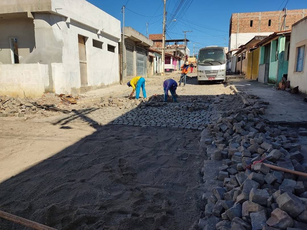 A recuperação de pavimentações na sede e distrito é uma prática…