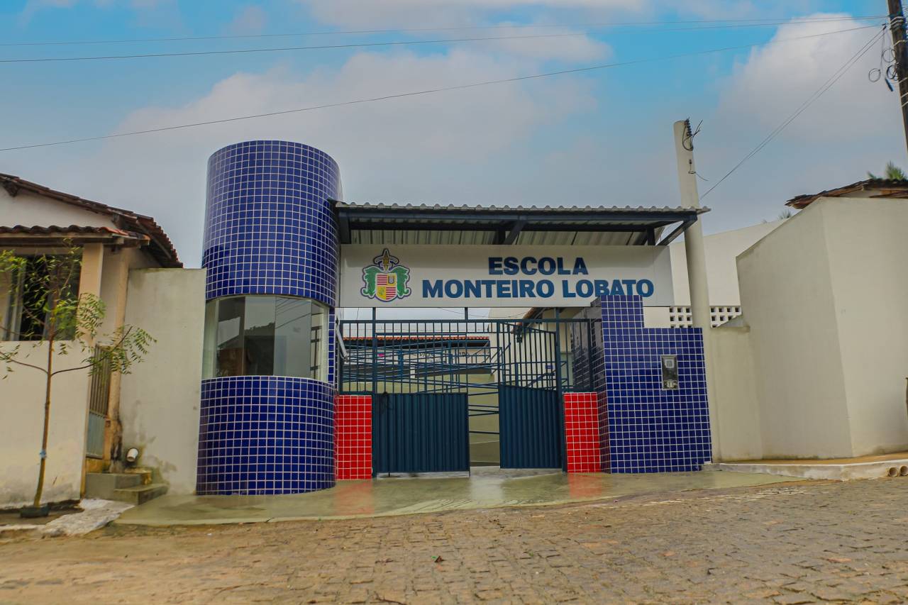 Estudantes da Escola Monteiro Lobato estão contentes com o seu novo espaço. Construída…